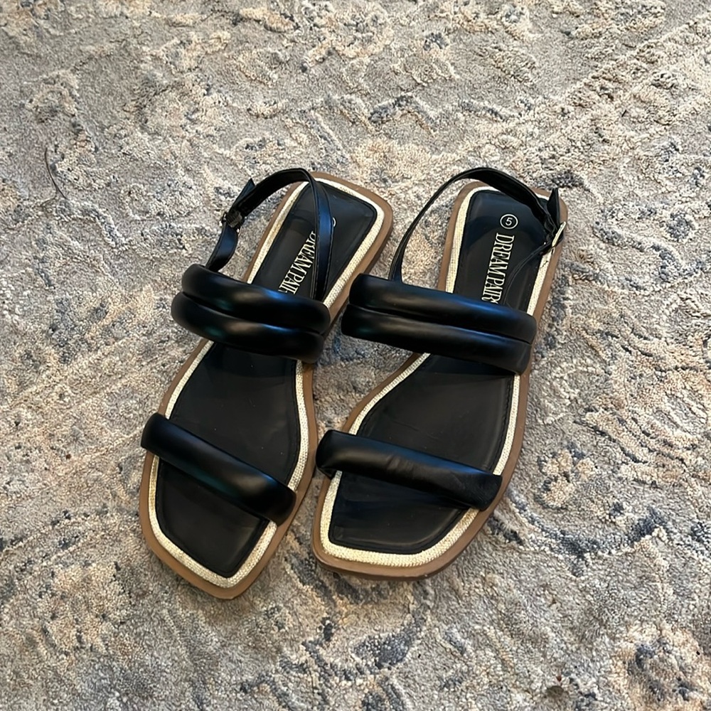 Black Blocky Sandals